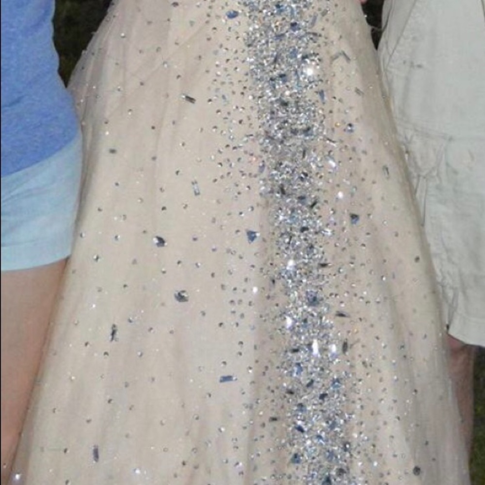 Prom dress - Picture 4 of 7